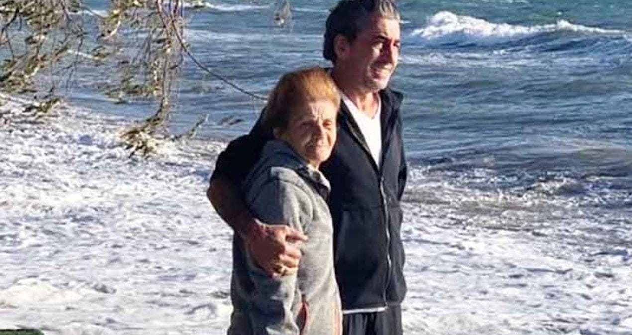 Erkan Petekkaya annesini Alzheimer nedeniyle kaybetti: Duygusal açıklamalar “Öyle Bir