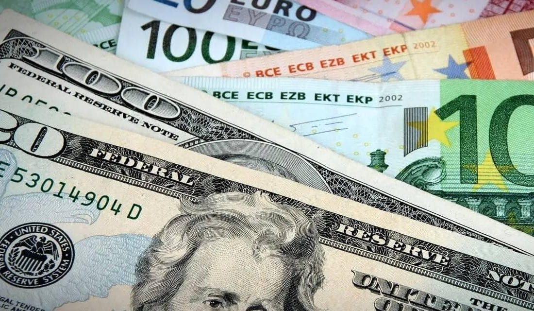 Döviz Piyasalarında Hareketlilik: Dolar 43 TL Eşiğini Aştı, Euro Dalgalı