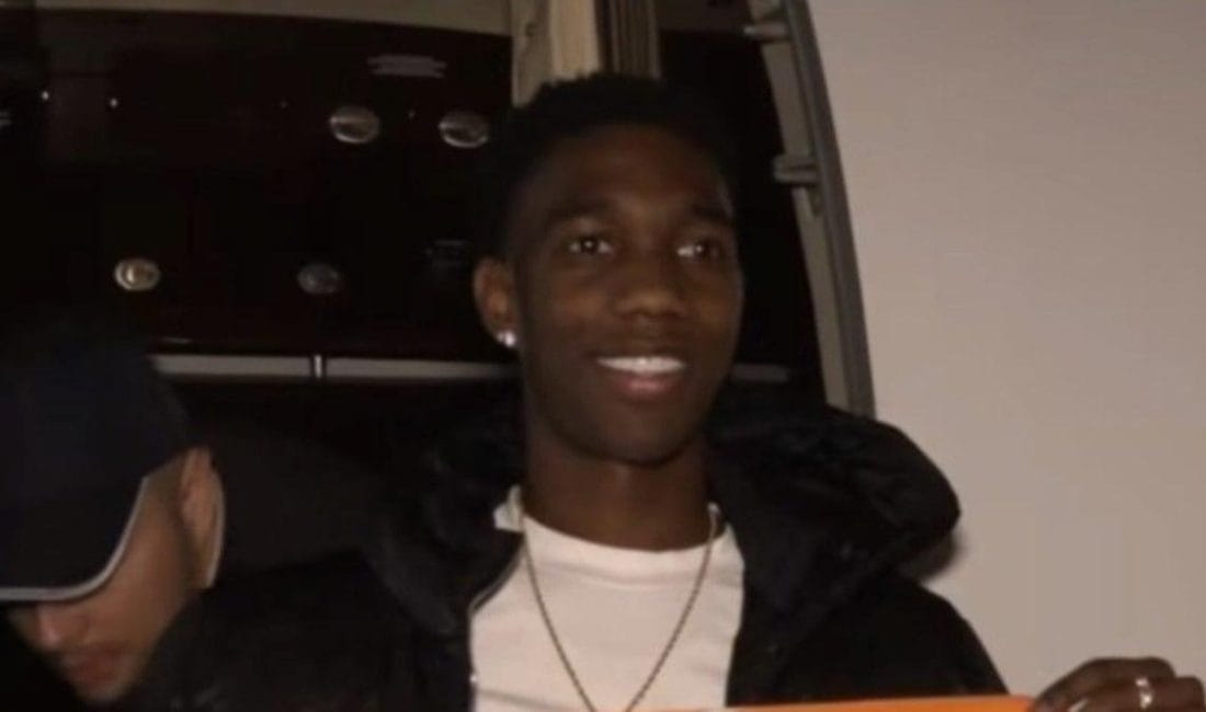 Yaser Asprilla İstanbul’a Geldi: Galatasaray Taraftarlarıyla Buluştu Galatasaray’ın transfer görüşmelerinde