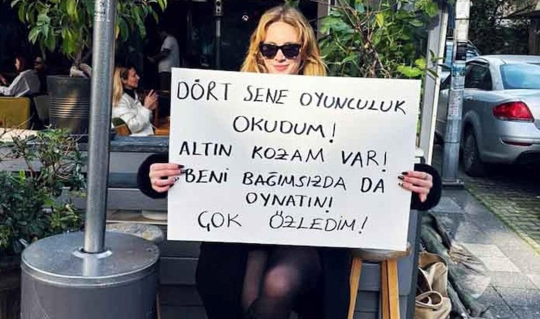 Hayal Köseoğlu’ndan oyunculuk özlemini dile getiren pankartlı paylaşım Oyuncu Hayal