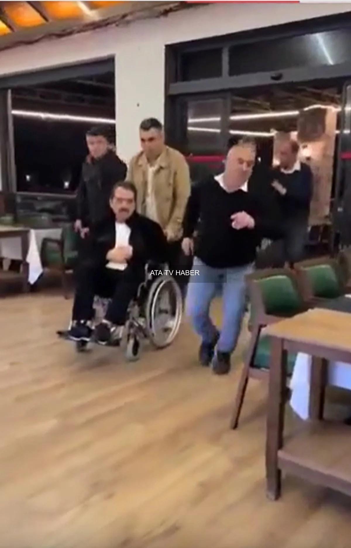 İbrahim Tatlıses’in Restorana Tekerlekli Sandalyeyle Girişi ve Anlar