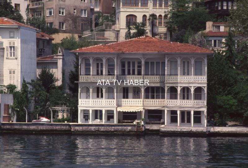 Yeniköy’de 200 Yıllık Burhanettin Sezerar Yalısı Satışa Çıkarıldı