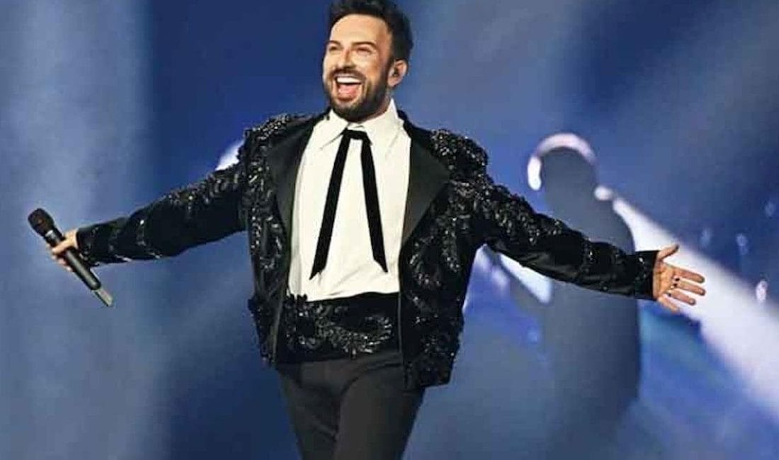 Tarkan Volkswagen Arena’da Sahnede Sürpriz Konuklarla Coştu Seneler sonra İstanbul’da