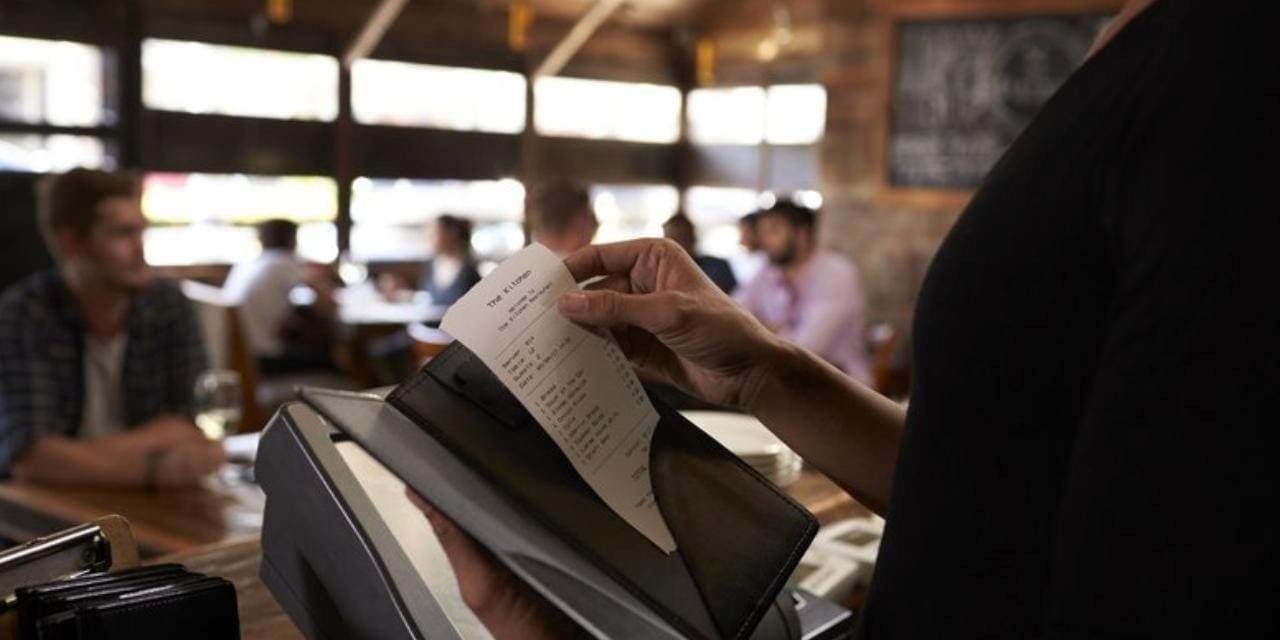 Restoranlarda zorunlu kuver ve servis ücretine son: İşletmeler ‘gönüllü bahşiş’