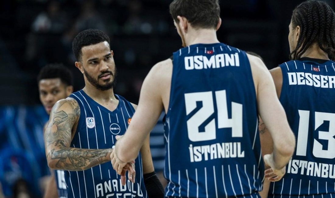 Anadolu Efes, Valencia Basket’i 107-90 Yenerek EuroLeague’de 9 Maç Sonra