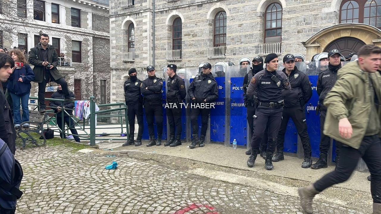 Polis Çemberi ve Kampüse Giriş-Çıkış Yasağı