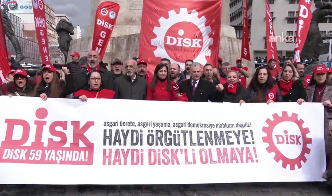 DİSK 59. Kuruluş Yılını Ulus Atatürk Anıtı Önünde Kutladı Devrimci