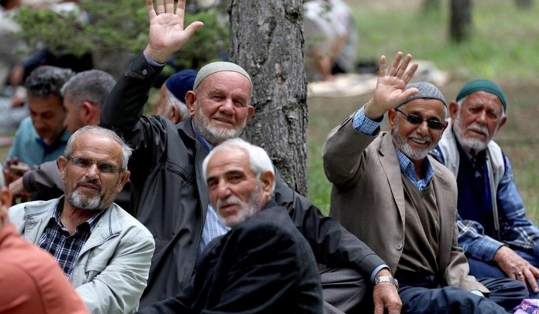 Emekli Kart ile 12 Ay Süreyle Kamu Tesislerinde İndirim ve