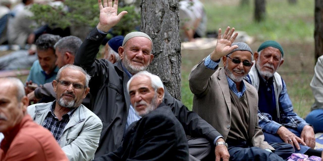 Emekli Kart ile 12 Ay Süreyle Kamu Tesislerinde İndirim ve