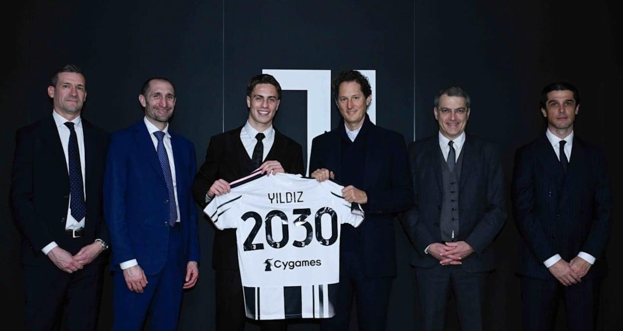 Kenan Yıldız, Juventus ile 4 Yıllık Yeni Sözleşme İmzaladı Juventus,