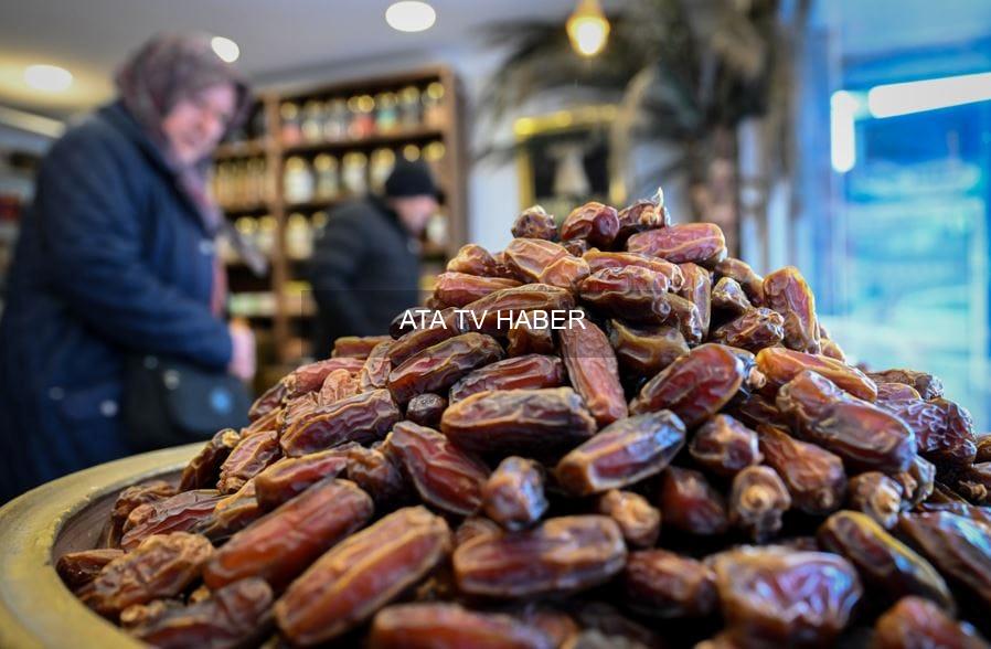 Ramazan Öncesi Hurma Talebi Artıyor: 26-27 Çeşitle Satışta, Fiyatlar Tür ve Kaliteye Göre 150–950 TL Arasında