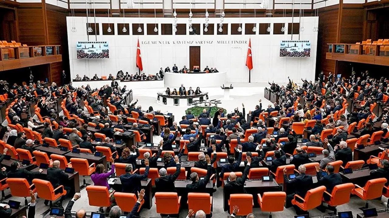 TBMM GündEMİNDE YOĞUN HAFTA: TRAFİKTE SIKI YAPTIRIMLAR VE KOMİSYON ÇALIŞMALARI