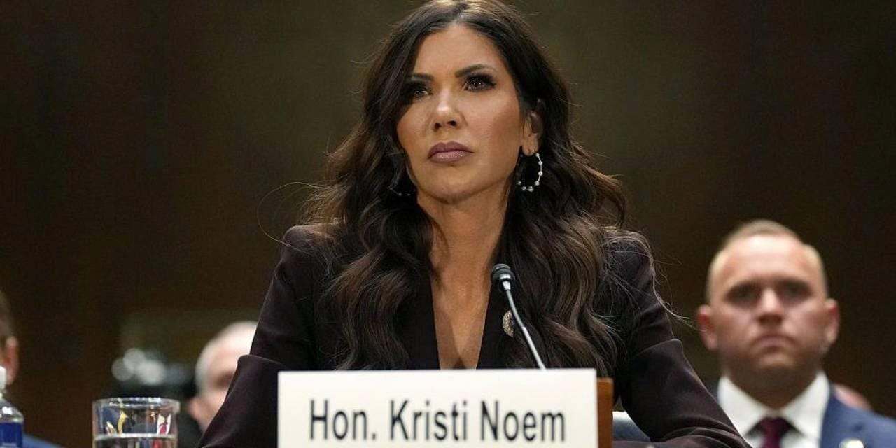 Kristi Noem ve Corey Lewandowski’nin Görev Değişikliği: İddialar, Soruşturmalar ve