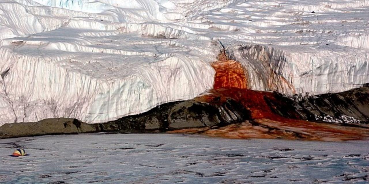 Antarktika’nın kan ağlayan şelalesin gizemi aydınlandı: Cevap Mars’taymış!