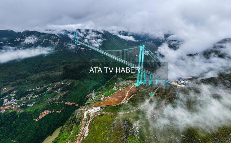 Guizhou’de Huajiang Büyük Kanyon Köprüsü Açıldı