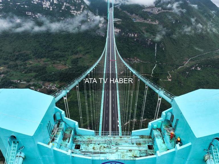 Guizhou’de Huajiang Büyük Kanyon Köprüsü Açıldı