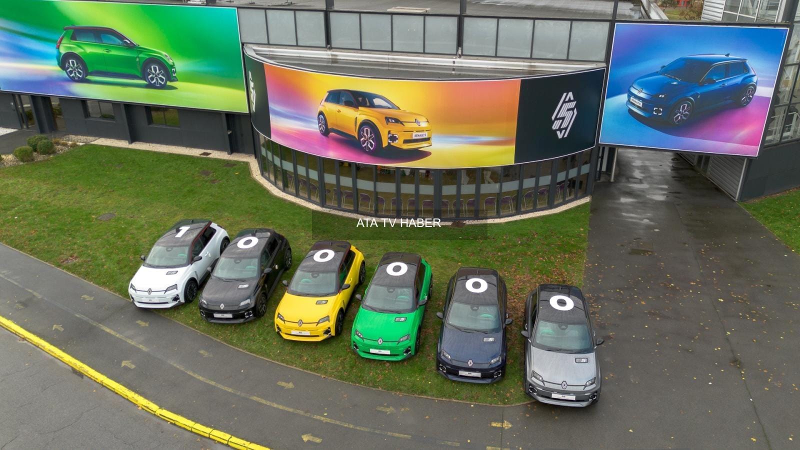 Renault 5 E-Tech, 2026 İngiltere Yılın Otomobili Unvanını Kazandı