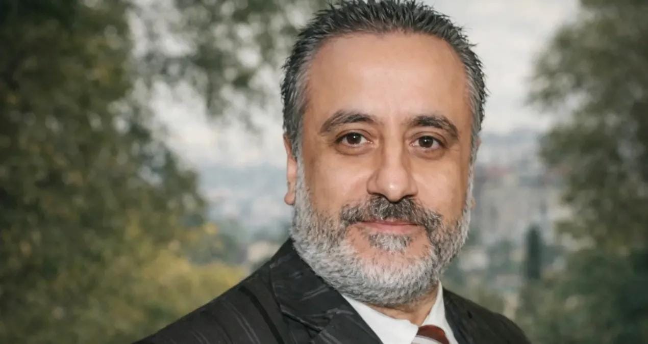 unlu-yapimcinin-ardindan-verip-veristirdiler-sanat-dunyasinda-erol-kose-ofkesi-jgzTDNuV.jpg