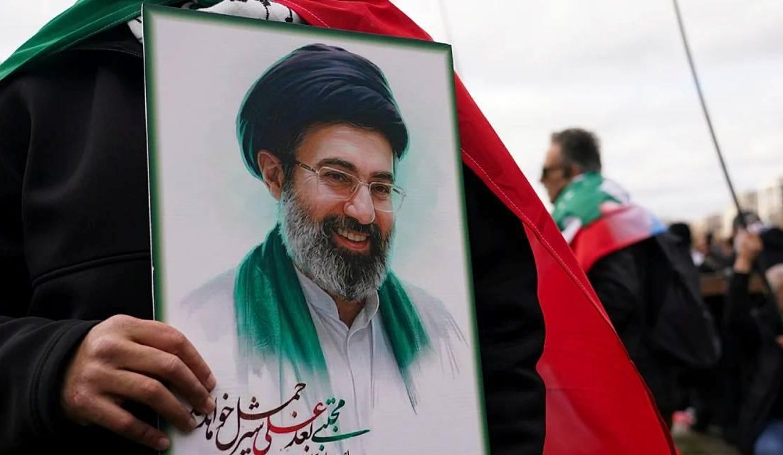 Hamaney bilmecesi sürüyor! “Yüzü tanınmaz hale geldi” Müc-teba Hamaney’in Sağlık Durumuna Dair İddialar İran’ın yeni lideri Müc-teba