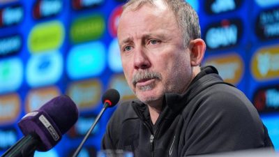 Sergen Yalçın: ‘Sezon sonu bazı kararlar vermemiz gerekiyor’ Basın Toplantısı Sonrası Yalçın’ın Değerlendirmeleri Karşılaşmanın ardından düzenlenen basın toplantısında