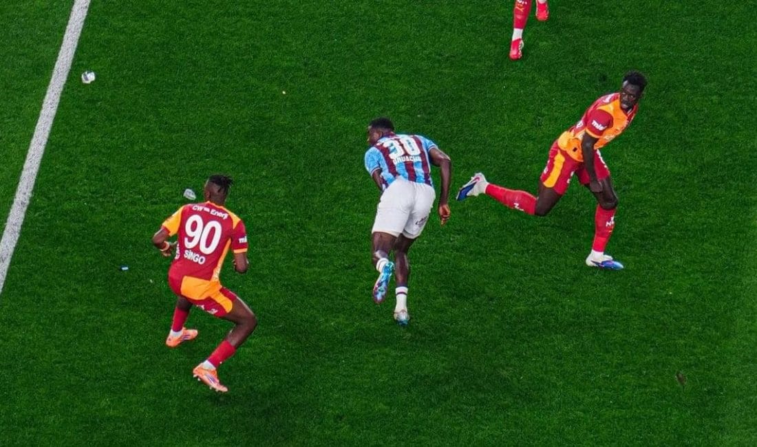Trabzonspor ‘kafa’sını kullanıyor Trabzonspor, Galatasaray’ı 2-1 Mağlup Edip Zirve Yarışını Sürdürüyor Trabzonspor, Süper