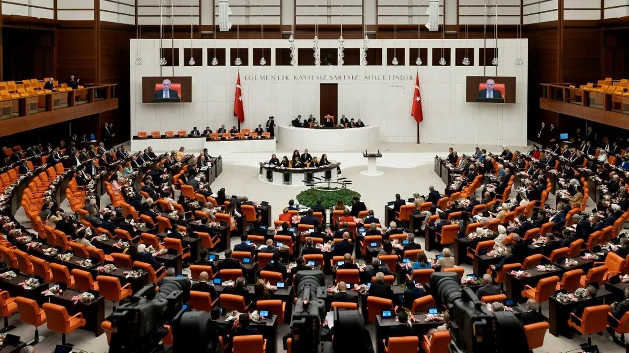 AKP’nin 12. Yargı Paketi Çalışmaları Sürüyor Adalet Bakanlığı’nın yanı sıra