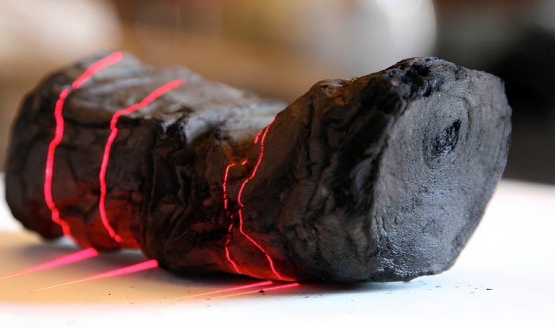 Yapay Zeka Herculaneum Rulolarını Parçalamadan Tamamen Okudu: 1,5 Metrelik Antik