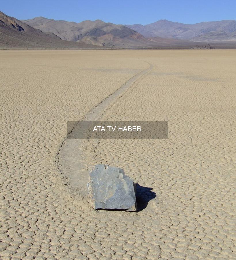Racetrack Playa'da Hareket Eden Kayaların Sırrı Çözüldü