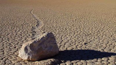 Racetrack Playa’da Hareket Eden Kayaların Sırrı Çözüldü ABD‘nin Kaliforniya eyaletinin