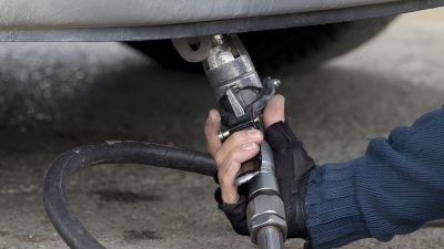 LPG’de 52 Kuruş İndirim Haberi Petrol fiyatlarındaki gerilemenin ardından akaryakıtta