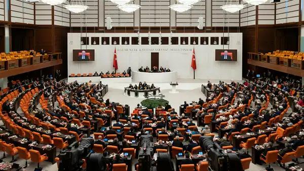 AKP, TBMM’ye Sunmayı Planladığı Kanun Teklifleri ve Yargı Paketine İlişkin