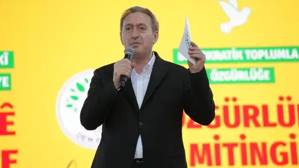 DEM Parti Bağcılar Mitinginde Öcalan İçin Umut Hakkı ve Çerçeve