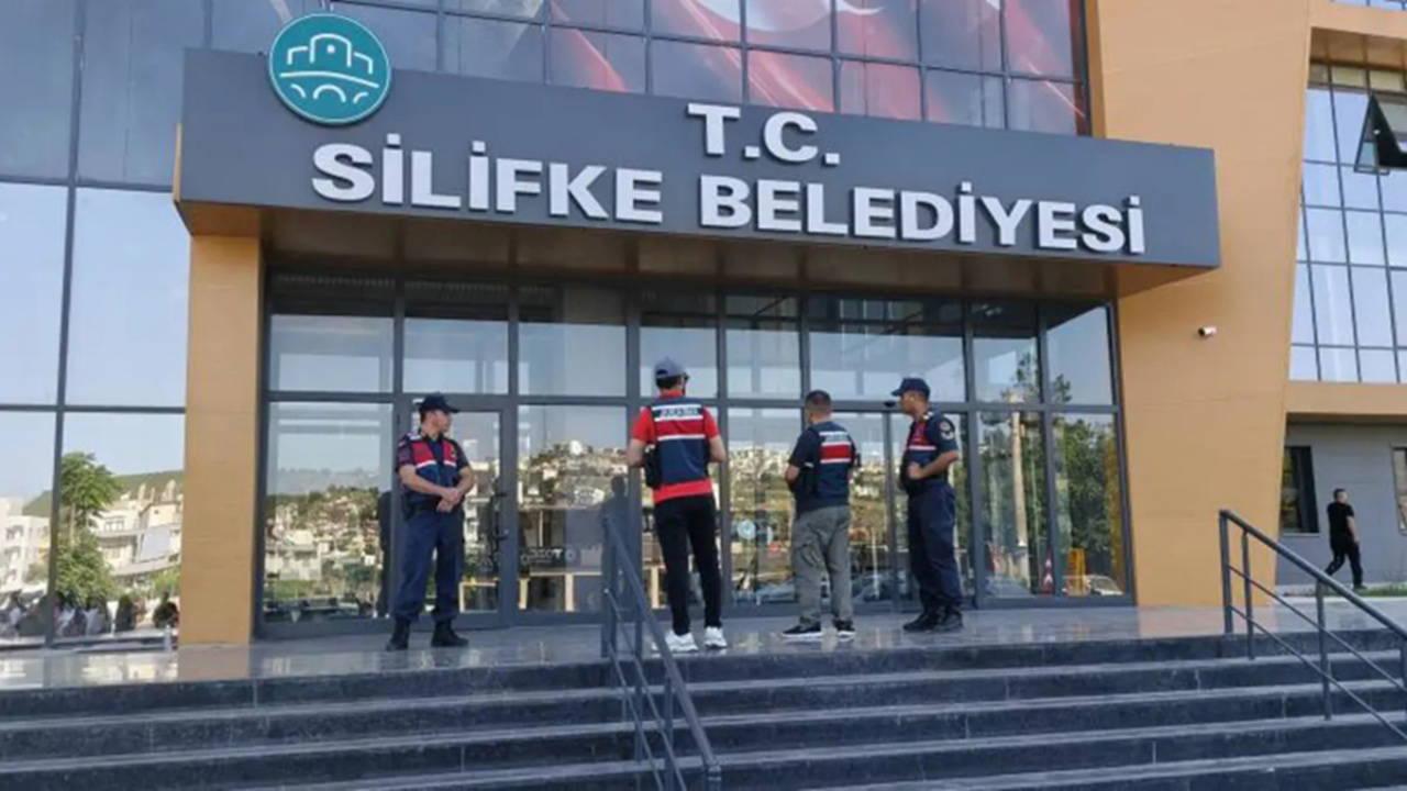 Silifke’de Belediye Operasyonu: Gözaltı Sayısı 19’a Yükseldi Mersin’in Silifke ilçesinde