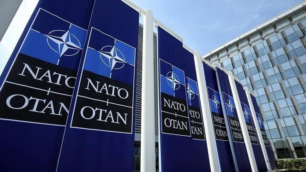 diplomasi-muhabirlerinden-natonun-basin-ambargosuna-tepki-haber-alma-hakki-engellenemez-Cb5YbXe6.jpg