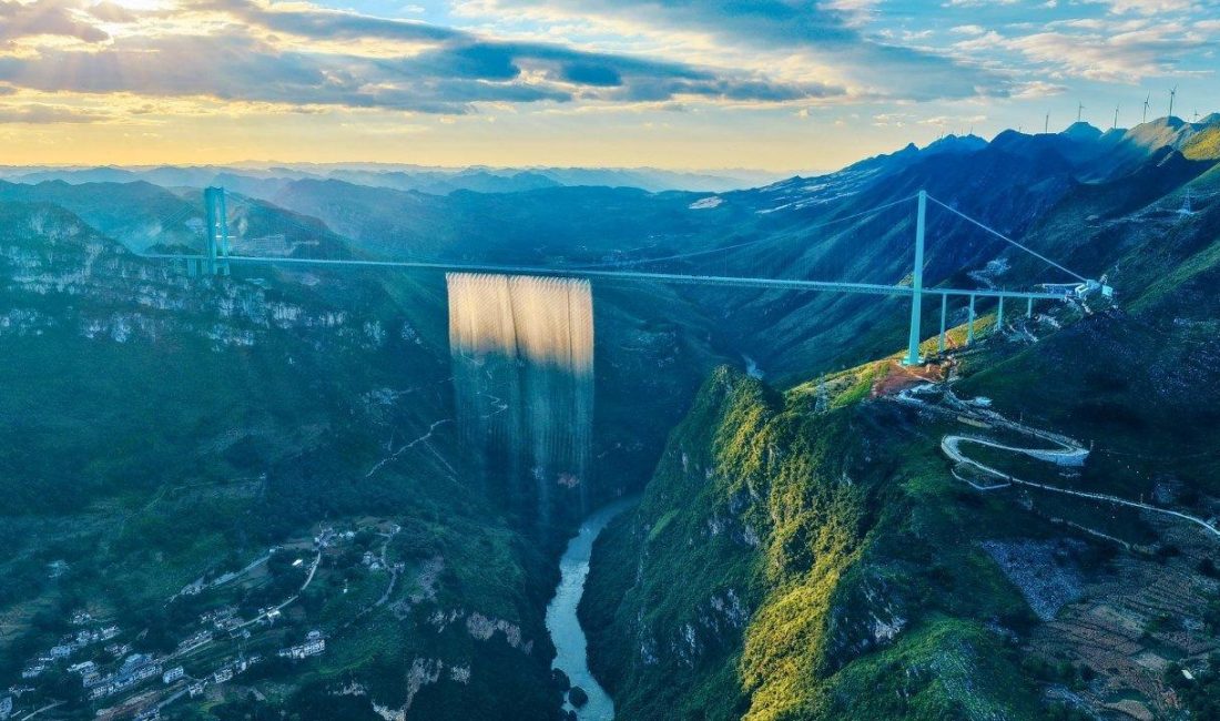Huajiang Köprüsü inşaatında yeraltı suyu krizi, yaratıcı mühendislikle turistik bir