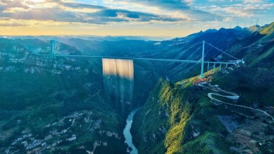 Huajiang Köprüsü inşaatında yeraltı suyu krizi, yaratıcı mühendislikle turistik bir