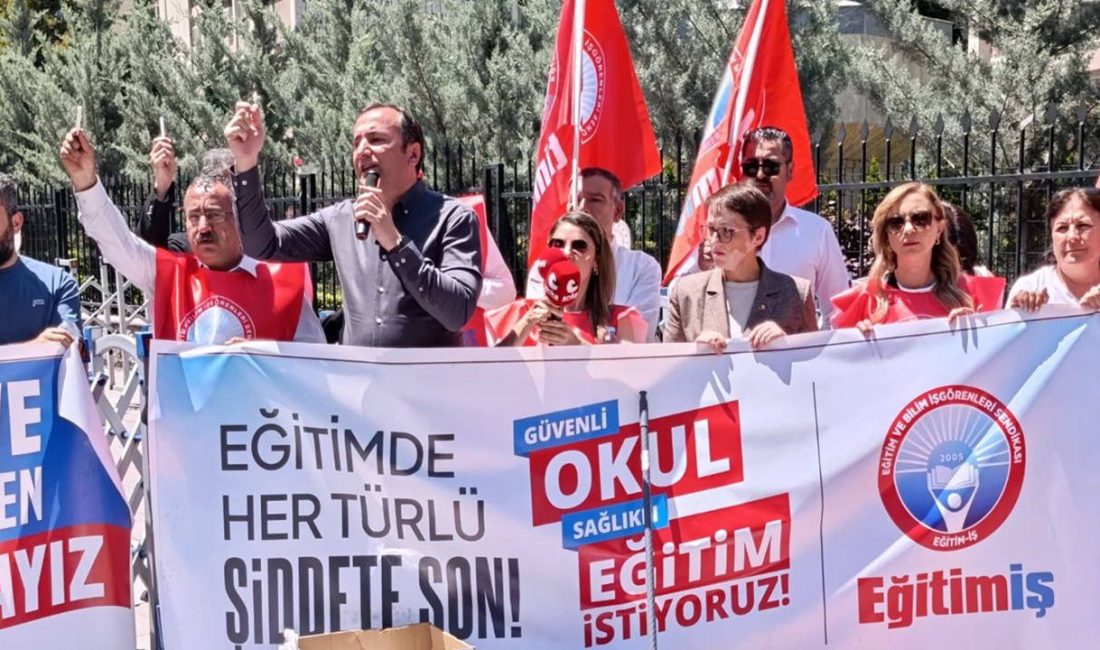 Eğitim-İş, MEB Önünde ‘Güvenli Okul Sağlıklı Eğitim’ Talebiyle Toplandı Eğitim-İş,