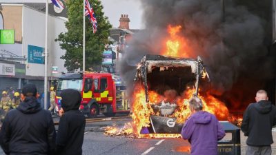 Belfast’ta Bıçaklı Saldırı ve Sonrası Kuzey İrlanda‘nın başkenti Belfast‘ta meydana