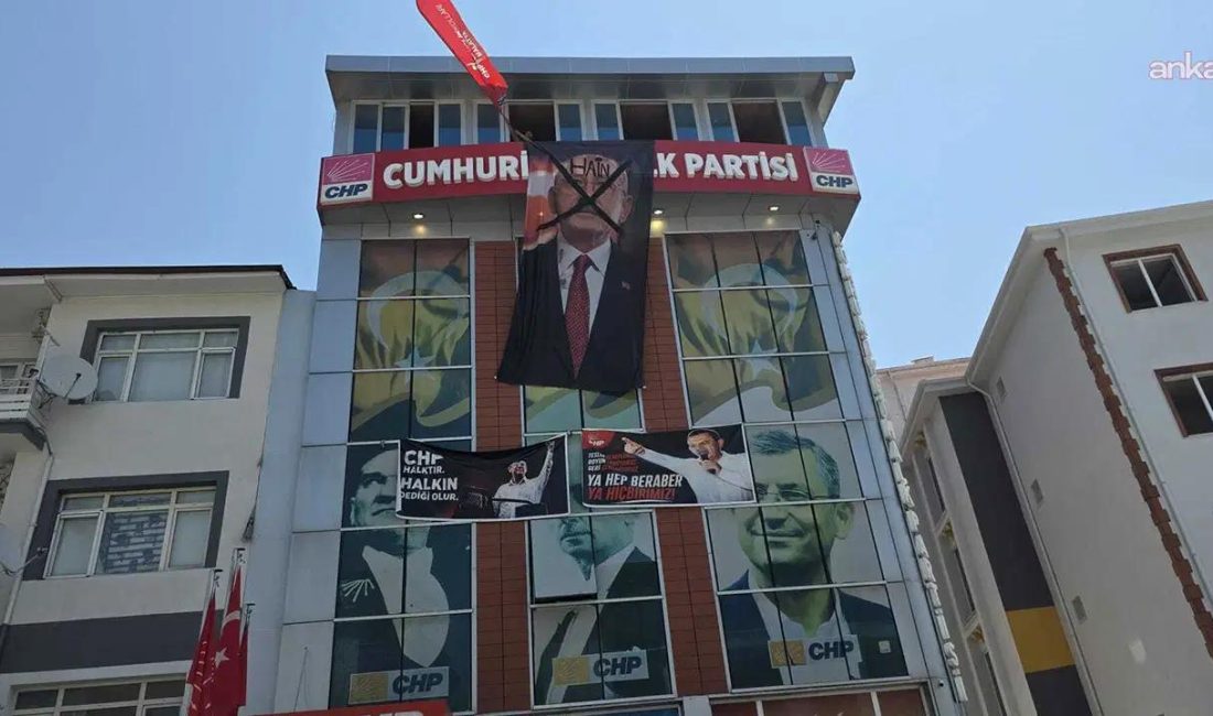 CHP Malatya İl Binasında Gerginlik: Yeni Yönetim Binayı Çilingirle Açtı