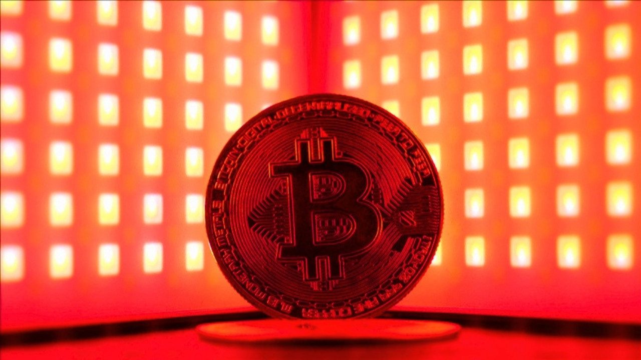 Kurumsal Satışlar Bitcoin’i Aşağı Çekerken Ethereum Dayanıklılık Gösterdi Hisse senedi