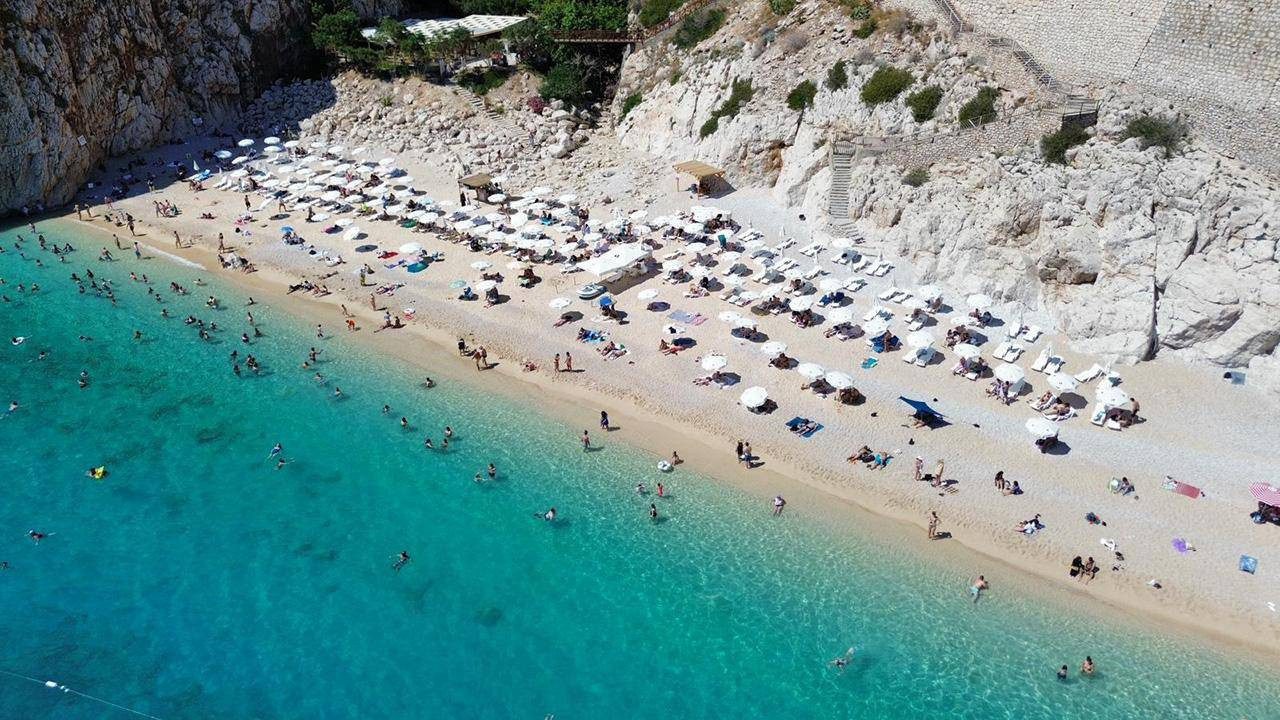 savas-sonrasi-talepler-azalmisti-avrupali-turist-tatil-yine-icin-o-sehri-secti-KxZqImFe.jpg