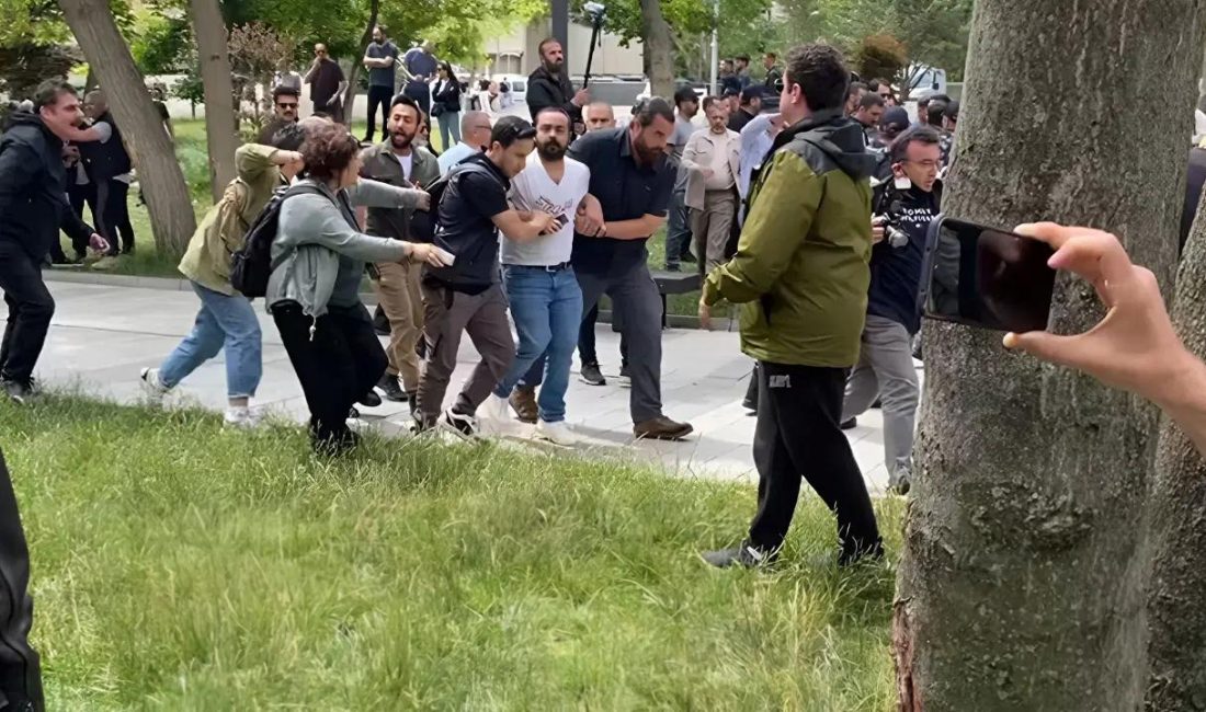 Ankara’da MEB Önündeki Öğretmen Eylemine Polis Müdahalesi Milli Eğitim Bakanlığı’nın