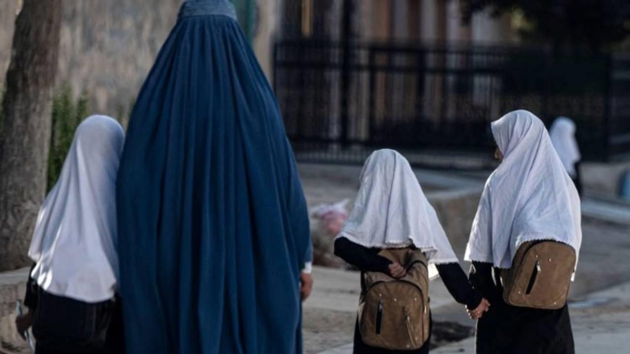 talibandan-insan-haklarini-hice-sayan-duzenleme-cocuk-evliliklerinin-onu-resmen-acildi-bKgWjtWE.jpg