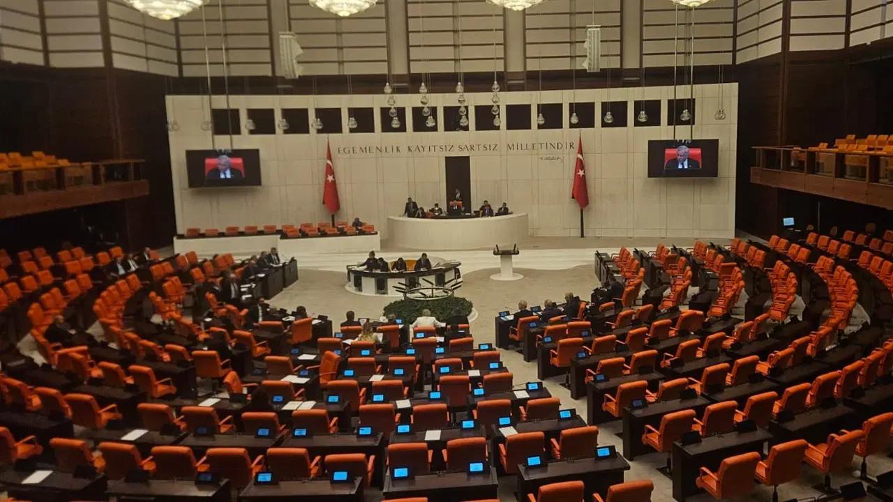tbmmde-nato-cikisi-zaman-baskisi-var-diyorsunuz-ama-nato-haftasinda-meclisi-calistirmiyorsunuz-qTr3qhWD.jpg