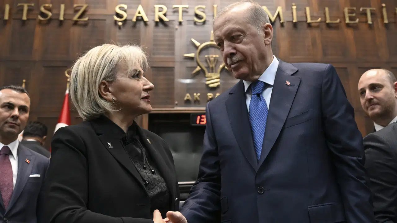 TBMM’de Son Gelişmeler: Sandalye Dağılımında Güncelleme ve İstifa Hareketleri Türkiye