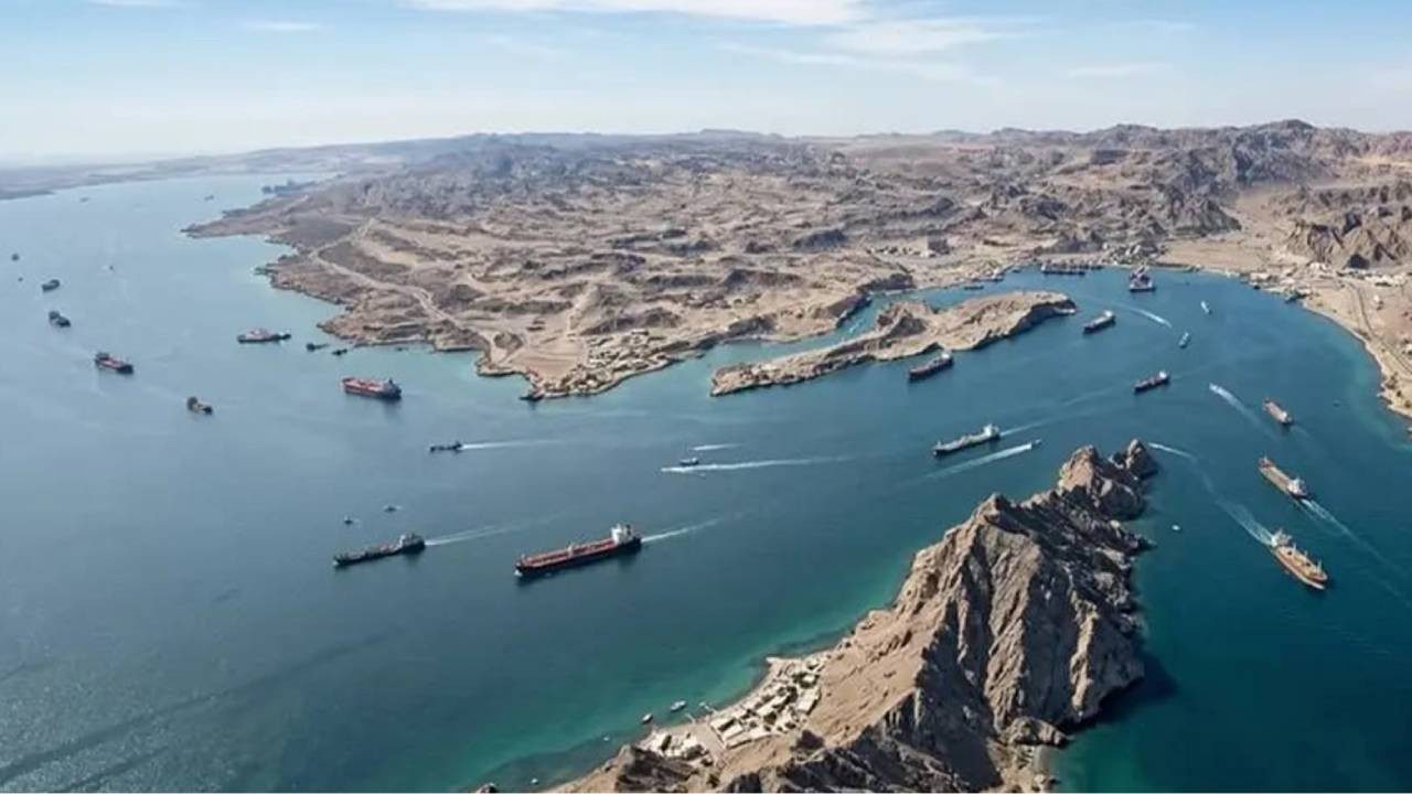 Hürmüz Boğazı’nda Rota ve Koordinasyon Tartışması Hürmüz Boğazı’nda deniz taşımacılığına