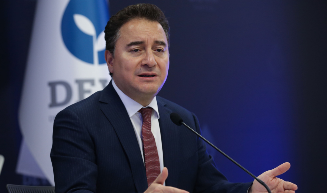 Yeni Yol Grup Toplantısı… Ali Babacan: ‘Bu ülkede enflasyonun suçlusu da sorumlusu da iktidarın kendisidir’ DEVA Partisi Genel Başkanı Ali Babacan’dan Yeni Yol Grup Toplantısı