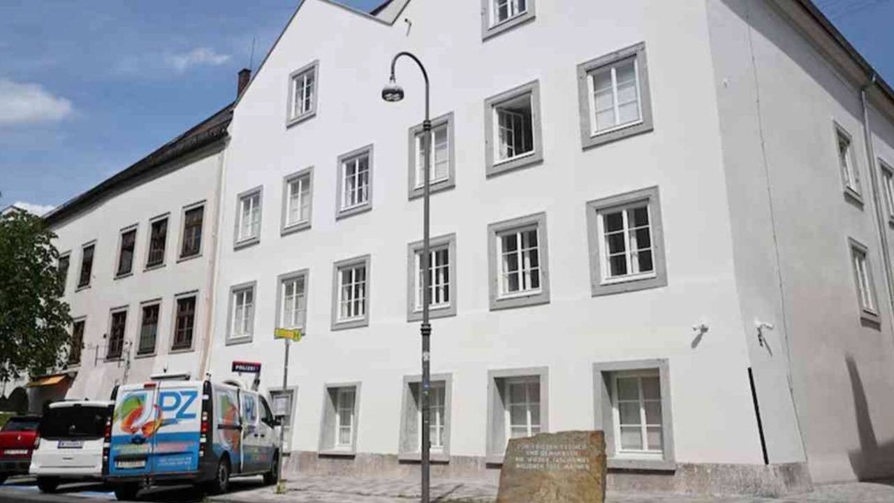 Braunau’daki Hitler Doğumlu Binada Yenileme Sonrası Polis Karakolu Açıldı Avusturya,