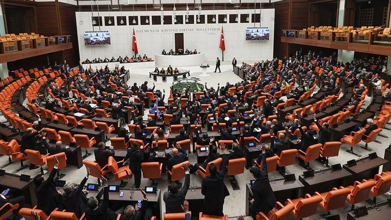 TBMM Genel Kurulu Bugün Toplandı TBMM Genel Kurulu, Meclis Başkanvekili