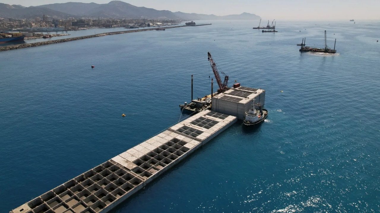 denizin-altina-tam-23-tane-11-katli-bina-gomduler-120-tane-daha-gomecekler-qhRXgqwp.jpg
